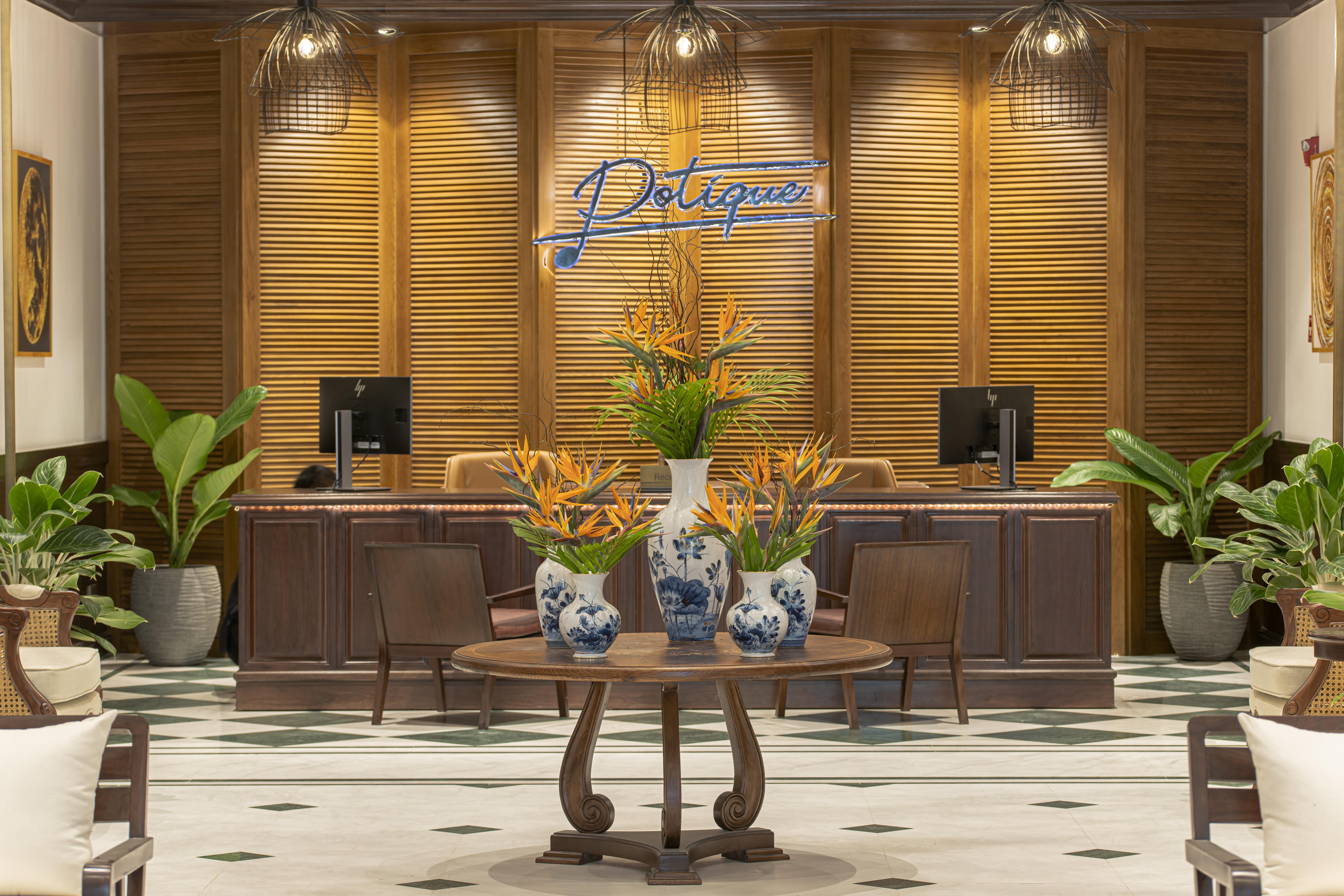 Potique Hotel Nha Trang Bagian luar foto