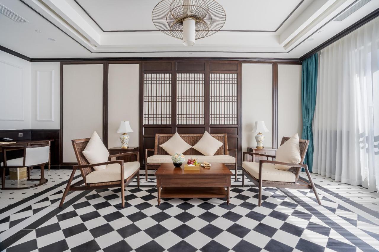 Potique Hotel Nha Trang Bagian luar foto