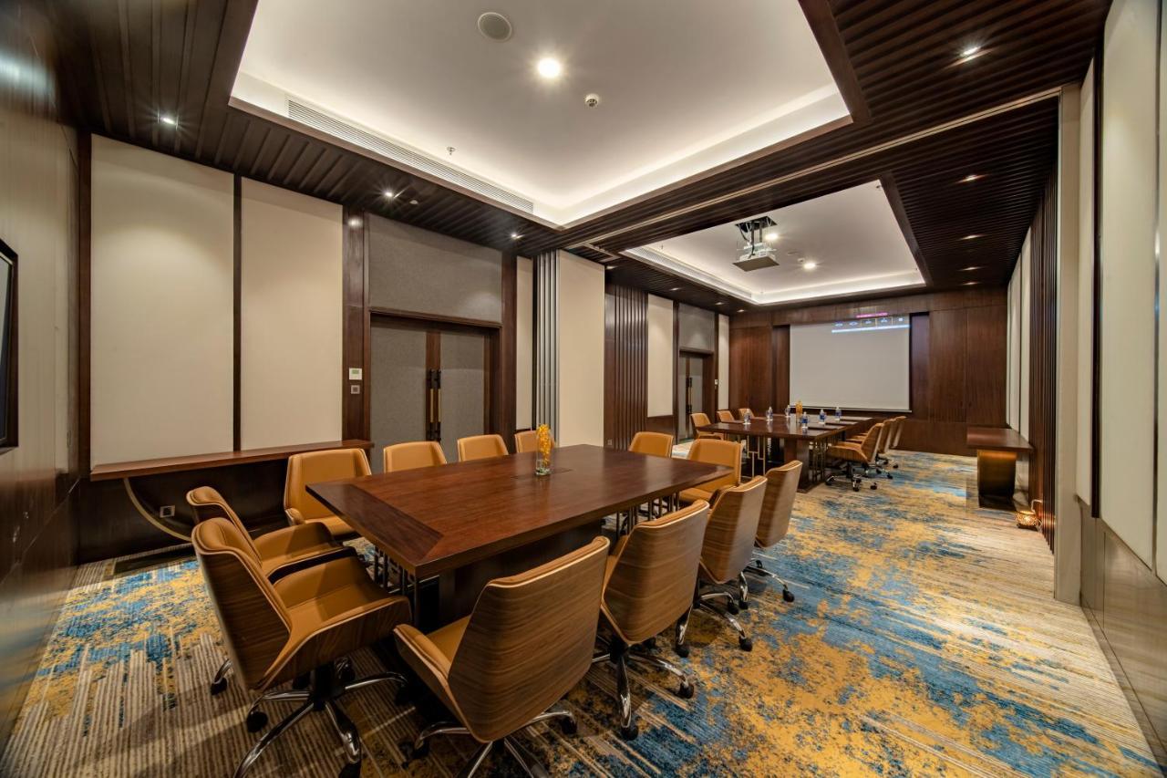 Potique Hotel Nha Trang Bagian luar foto