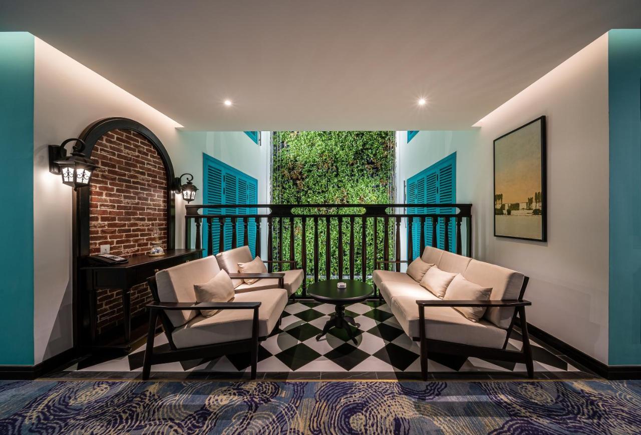 Potique Hotel Nha Trang Bagian luar foto